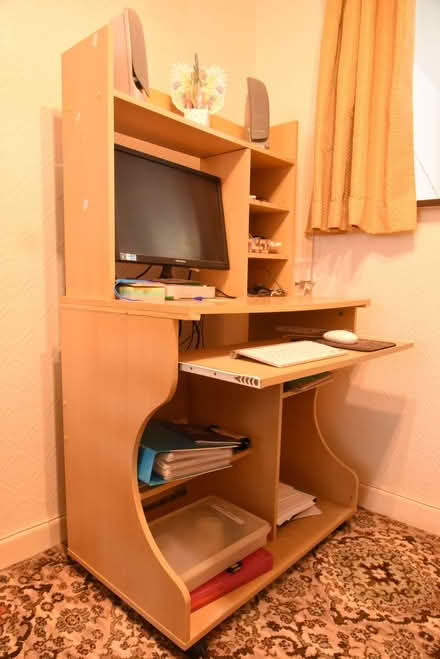 Photo of free Computer Desk / writing desk. (Malvern Link WR14) #1