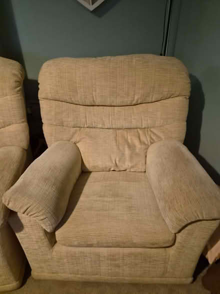 Photo of free Sofa and 2 Arms Chairs (Ludlow SY8) #3