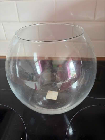 Photo of free Wide round glass vase (Rosemount AB25) #1