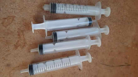 Photo of free Small plastic syringes (Byfleet KT14) #1