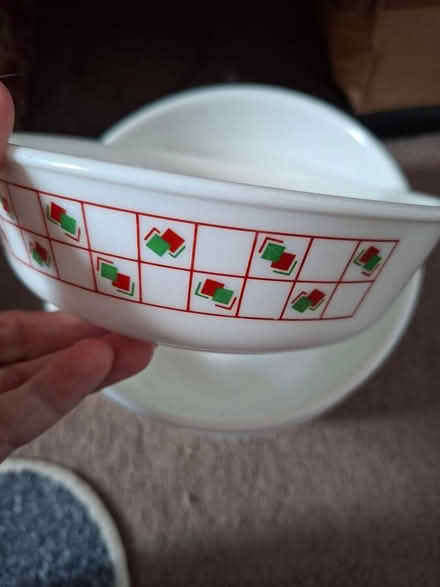 Photo of free Pyrex bowls, Old Woking (Woking, GU22) #1