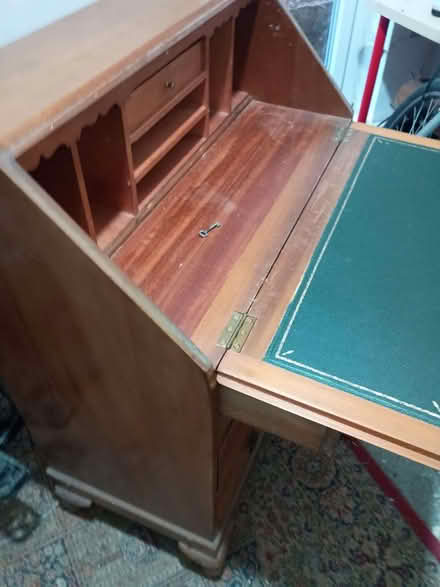 Photo of free Writing desk (The Nurserylands TW12) #1