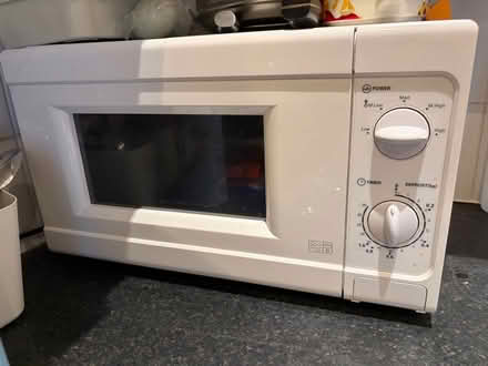 Photo of free White Microwave (Risinghurst OX3) #1