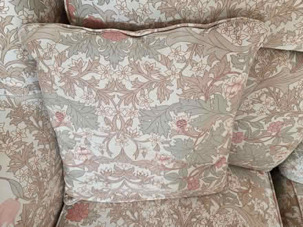Photo of free Sofa Settee (Wightwick WV6) #2
