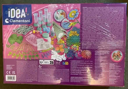 Photo of free ‘Fragrant Flower Maker’ craft set ages 8+ (St Julians AL1) #2
