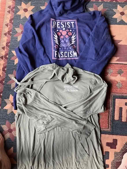 Photo of free hoodies Sz 2X (Las Palmas Pk, Snvle) #1