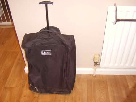 Photo of free black suitcase on wheels with pull up handle (Durrington BN13) #1