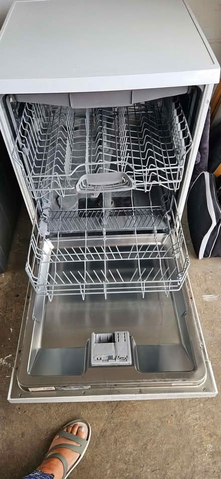 Photo of free Bosch dishwasher full working order (Littlehampton BN17) #2