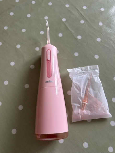 Photo of free Portable oral irrigator (flosser) (Toddington LU5) #1