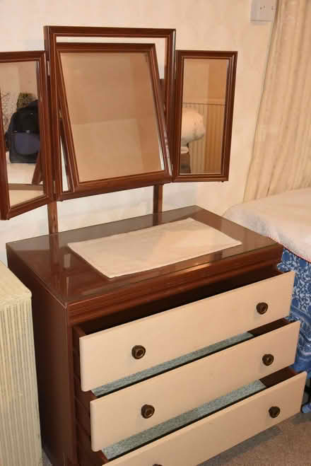 Photo of free Dressing table with three mirrors (Malvern Link WR14) #4