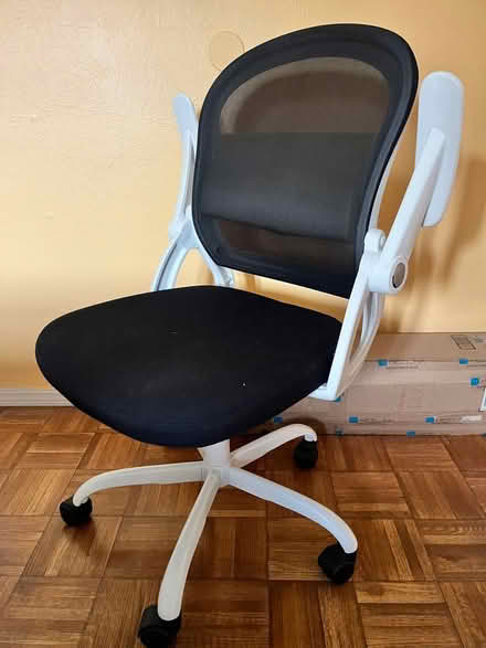 Photo of free Office Chair - excellent condition (Wilcox High School, Monroe St) #2