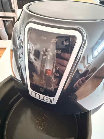Photo of free Air fryer (Anniesland, glasgow, G12) #3