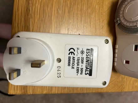 Photo of free 3 timer switches for lights (Beckenham BR3) #2