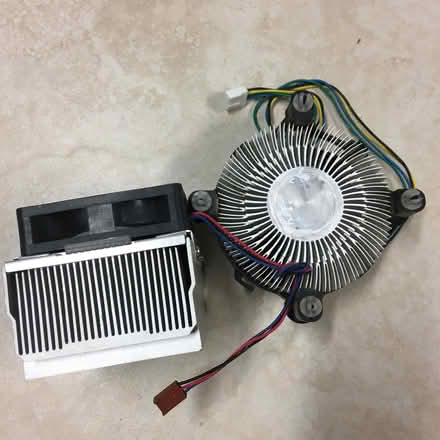 Photo of free CPU Heatsinks w/ fans (Foster & California Ave) #1