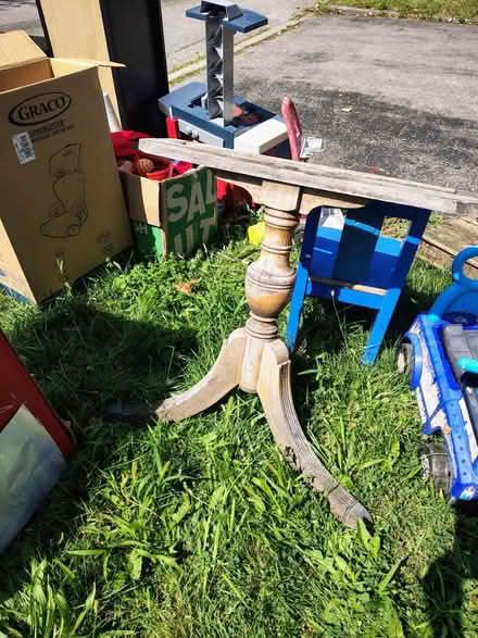 Photo of free Plant stand ++ (M2J1Y3) #1