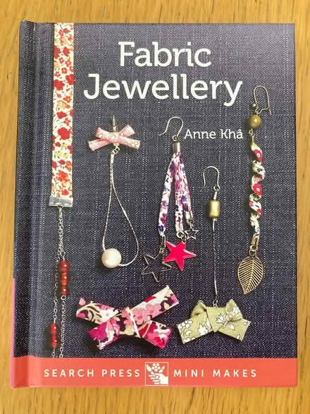 Photo of free Little Jewellery making book (GMV SE10) #1