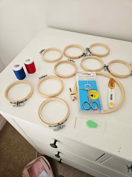 Photo of free Sewing bag and various accessories (Wheatley OX33) #4