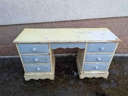 Photo of free Desk/vanity (Parkham Hill TQ5) #1