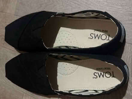 Photo of free Toms Size uk6 worn once (Hecky WF16) #1