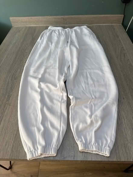 Photo of free H&M White Jogging Bottoms. Small. (Southsea PO4) #1