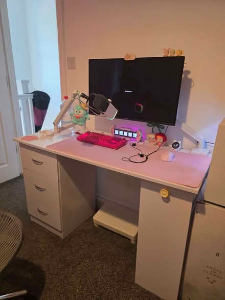 Photo of free Desk (Blackbird Leys OX4) #1