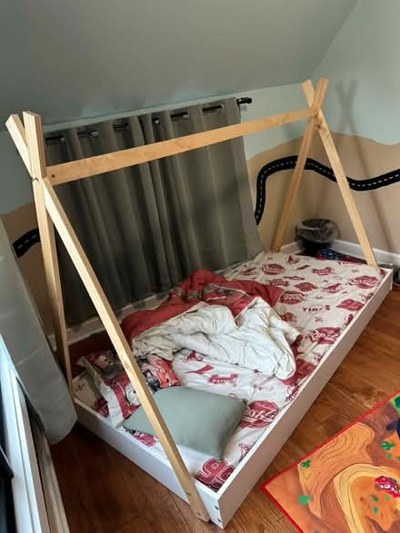Photo of free Twin floor bed frame (Evanston (Green Bay & Emerson)) #2