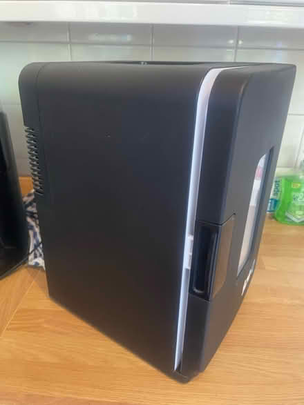 Photo of free iceQ 15L chiller/ cooler (Walton L9) #2