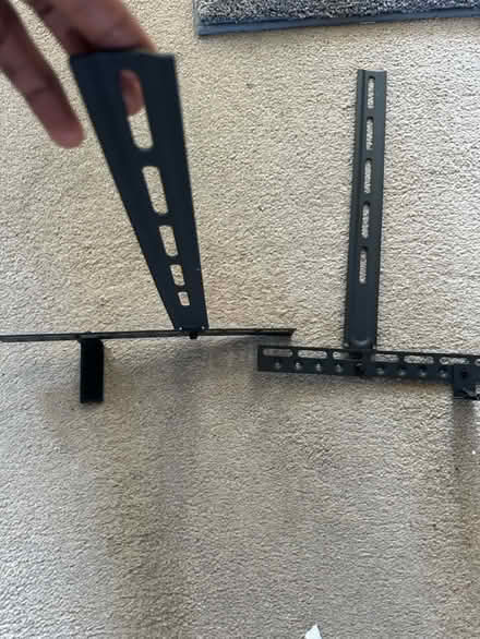 Photo of free Tv soundbar or media hang (Leeds LS10) #2