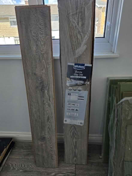 Photo of free I pack and 3 lengths laminate and some goid quality underlay (Havant PO9) #2