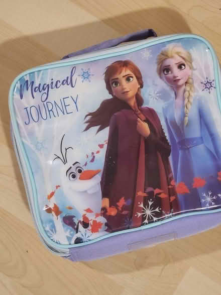 Photo of free Frozen lunchbox (Castlefield HP12) #3