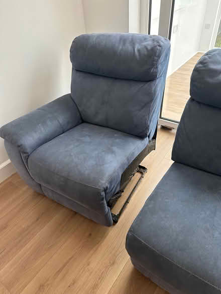 Photo of free Blue sofa (Fleetville AL4) #2