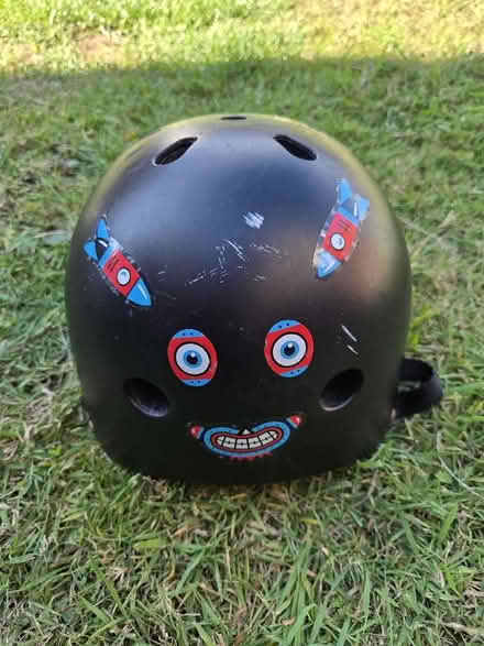 Photo of free Children's Black Skater Helmet (Moreton CH46) #2