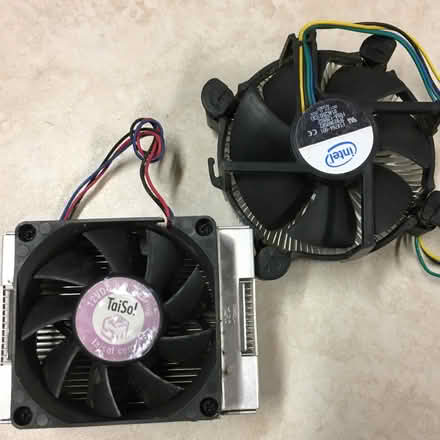 Photo of free CPU Heatsinks w/ fans (Foster & California Ave) #2