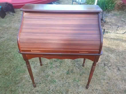 Photo of free Old desk (Ng147ff) #2