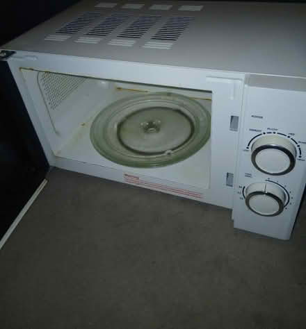 Photo of free Microwave (SO24 New Alresford) #3