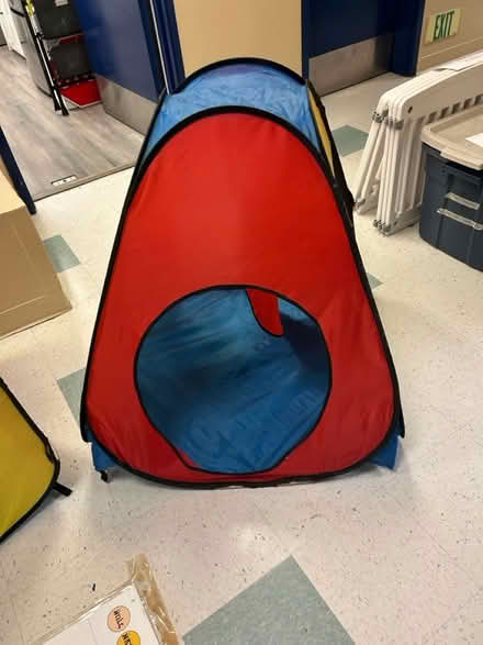 Photo of free Pop up kids tents (Beverly Grove in Los Angeles) #1
