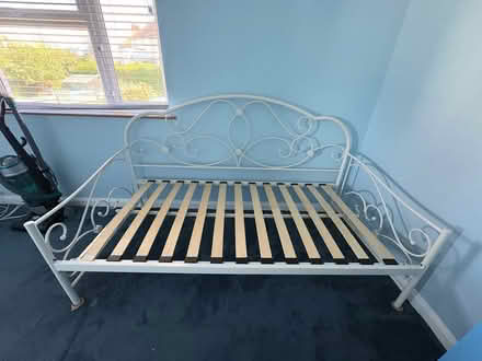 Photo of free 3ft Cream metal Day Bed (Eastbourne BN23) #1