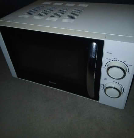 Photo of free Microwave (New Alresford SO24) #4