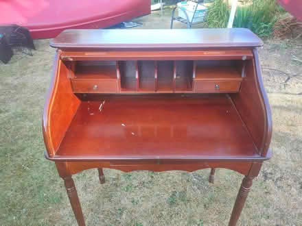 Photo of free Old desk (Ng147ff) #1