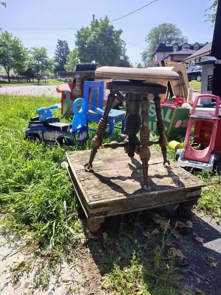 Photo of free Antiques (M2J1Y3) #2