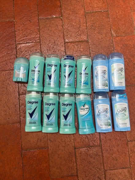 Photo of free EMPTY deodorant and lip balm (Rio Grande/Candelaria) #1