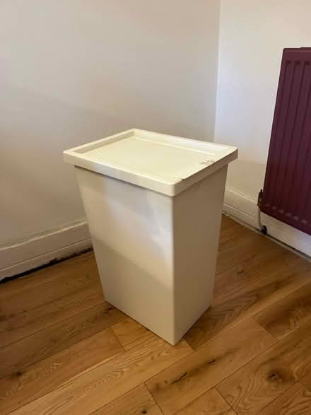 Photo of free White bin (Ibrox G51) #1