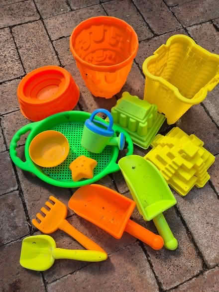 Photo of free Sand Toys (Knoxfield, near Anne Road) #1