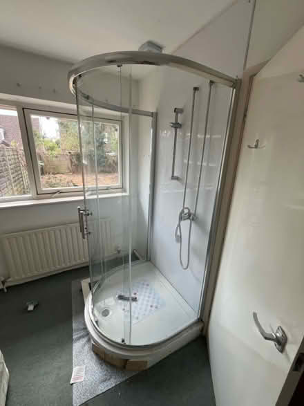 Photo of free Shower cubicle/base/shower (Woodstock OX20) #1