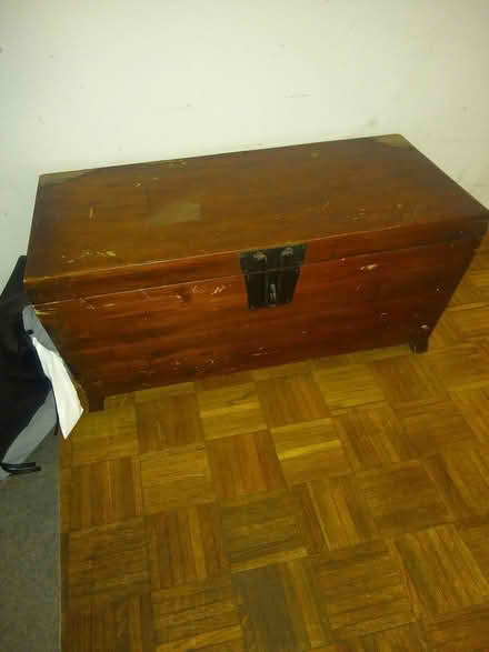 Photo of free Wooden trunk / coffee table (Saratoga) #1