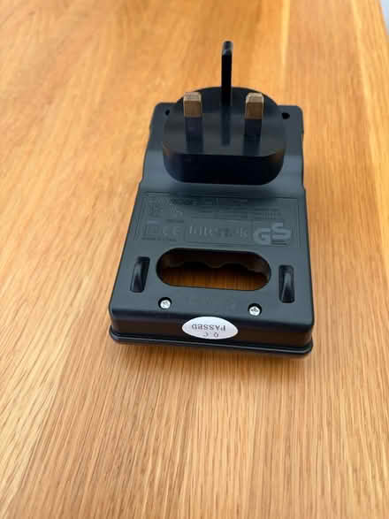 Photo of free Rechargeable Battery Charger (Stanford le hope STANFORD SS17) #2