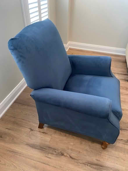 Photo of free Recliner (Markham, ontario) #4