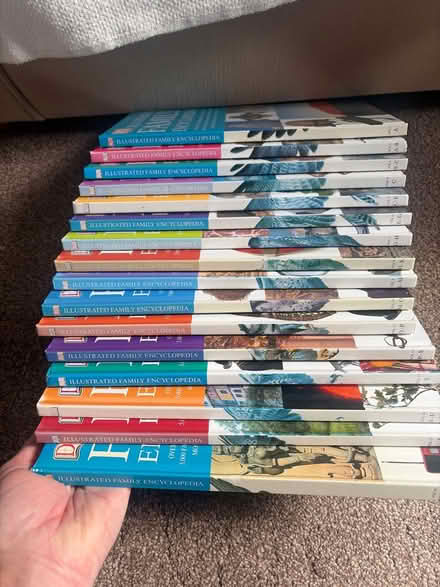 Photo of free Family Encyclopaedia (CM23) #2