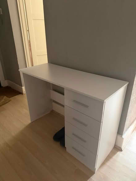 Photo of free White desk/dressing table (Barnes) #1
