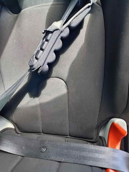 Photo of free Car seat isofix britax Roma (CF62 barry central) #4